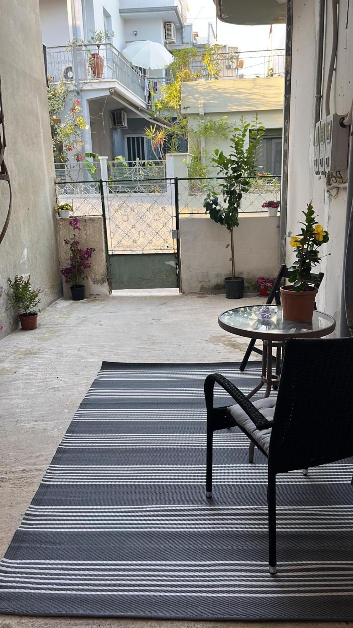 Noa - Designed Garden Studio In The City Center 卡拉马塔 外观 照片
