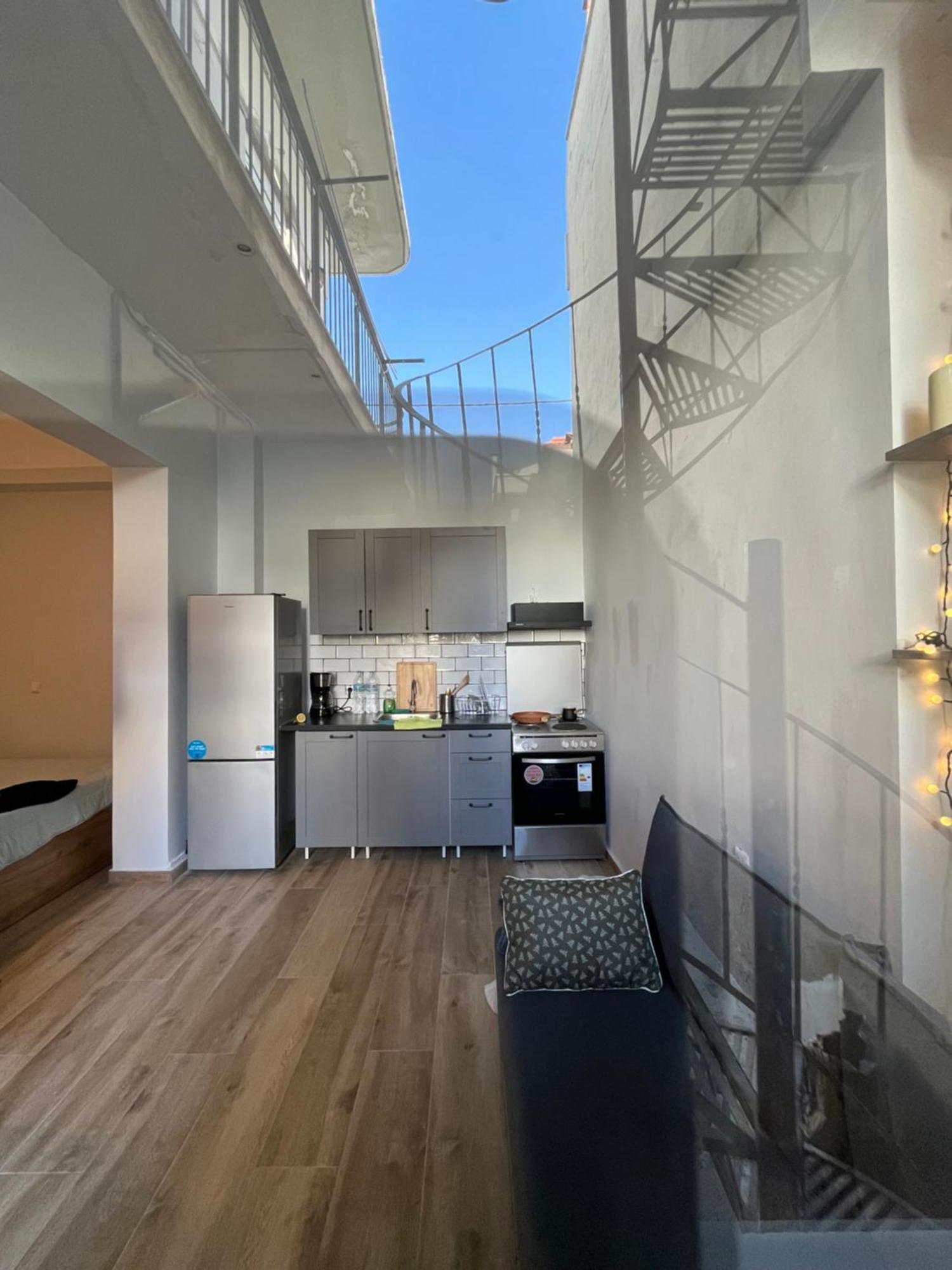 Noa - Designed Garden Studio In The City Center 卡拉马塔 外观 照片