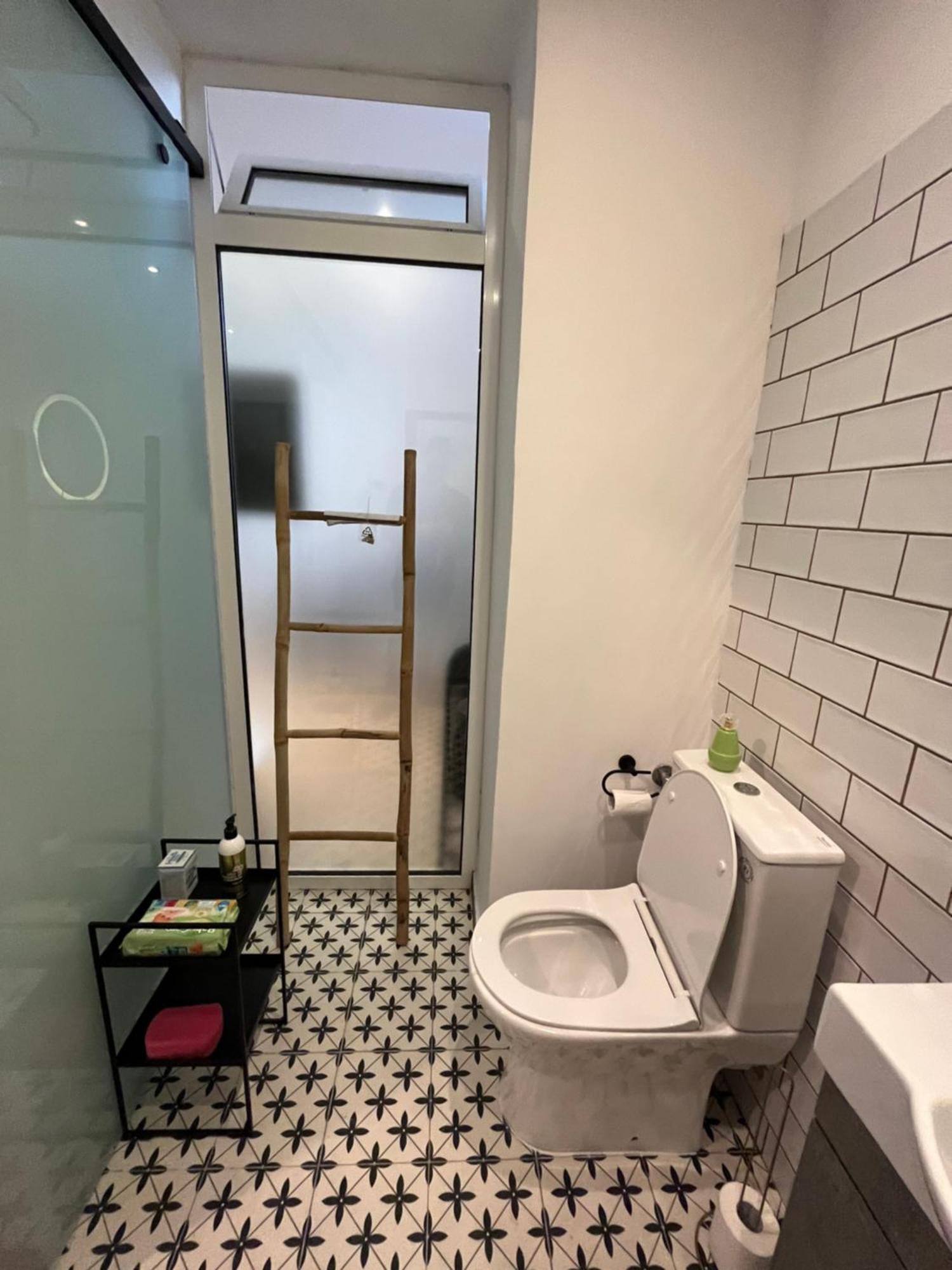 Noa - Designed Garden Studio In The City Center 卡拉马塔 外观 照片