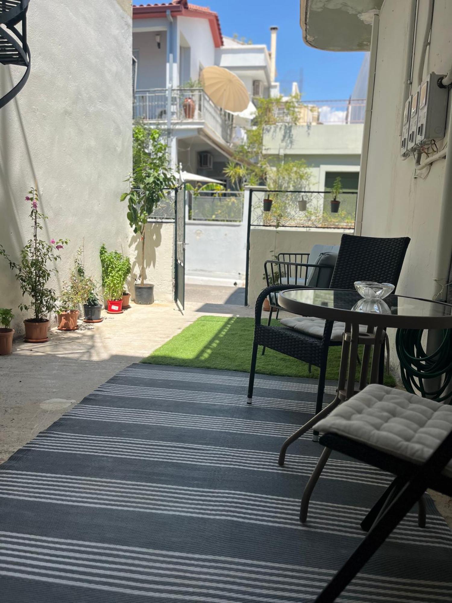 Noa - Designed Garden Studio In The City Center 卡拉马塔 外观 照片